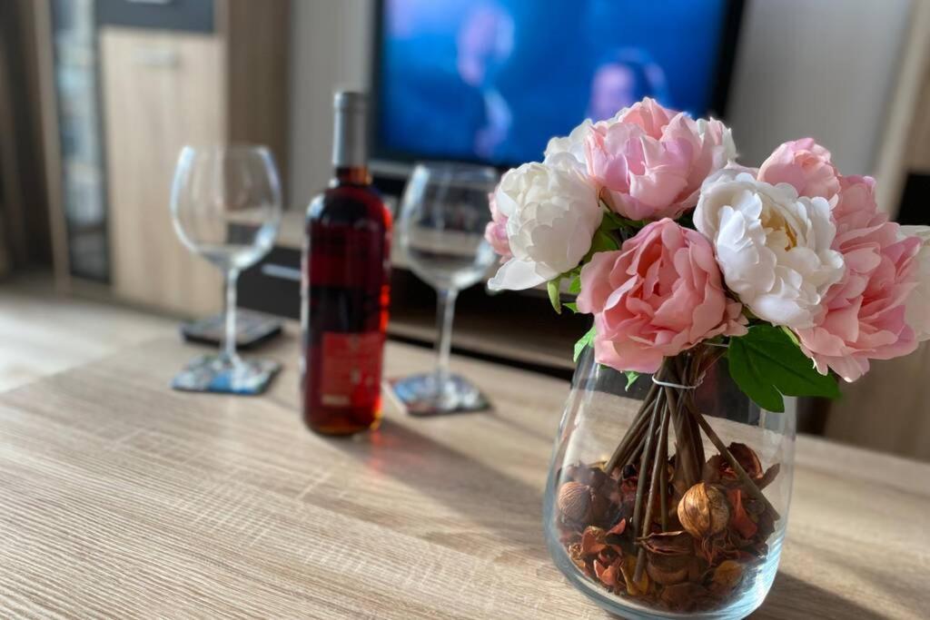 Magheru Cozy New Apartament 2 Rooms Bucureşti Ngoại thất bức ảnh